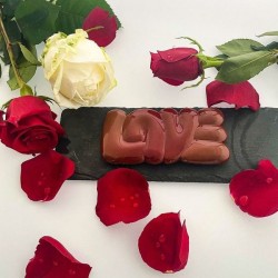 Love Noisette du Piémont Noir 64%