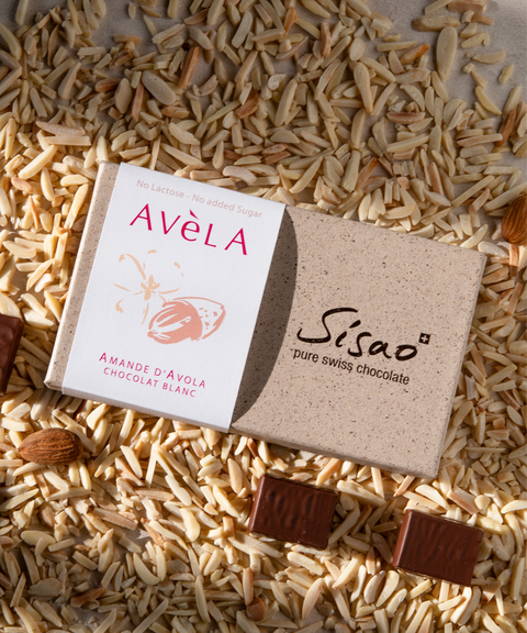 Avèla pâte d'amande d'Avola enrobée de chocolat blanc Sisao