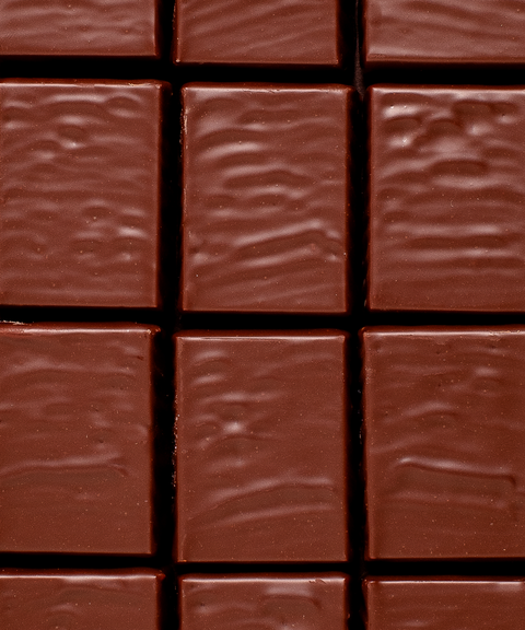 Avèla pâte d'amande d'Avola enrobée de chocolat blanc Sisao