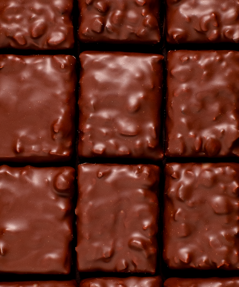 Avèla pâte d'amande et grué de cacao Maracaibo, chocolat noir Sisao