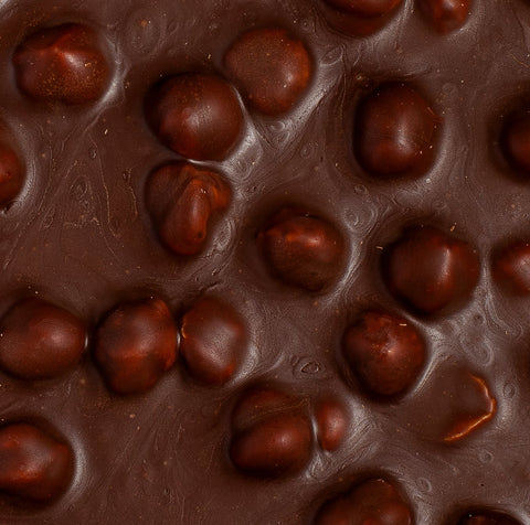 Cœurs Marteau en chocolat noir Sisao, sertis de noisette